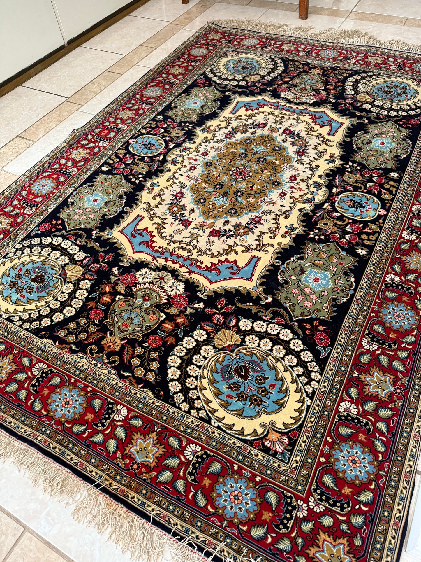 Persian Ghom Rug – Hand-Knotted Wool & Silk Medallion Design Luxury Oriental Area Rug 7.2 x 5.0 ft