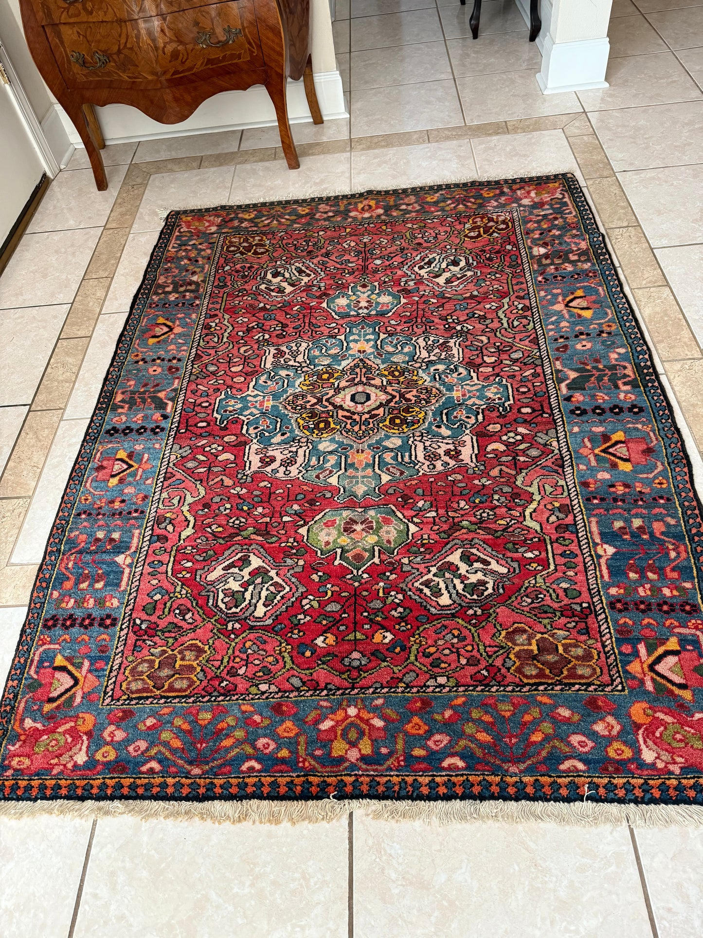 Persian Bakhtiari Rug No. 209 – Hand-Knotted 100% Wool Medallion Design Oriental Area Rug 6.7 x 4.1 ft