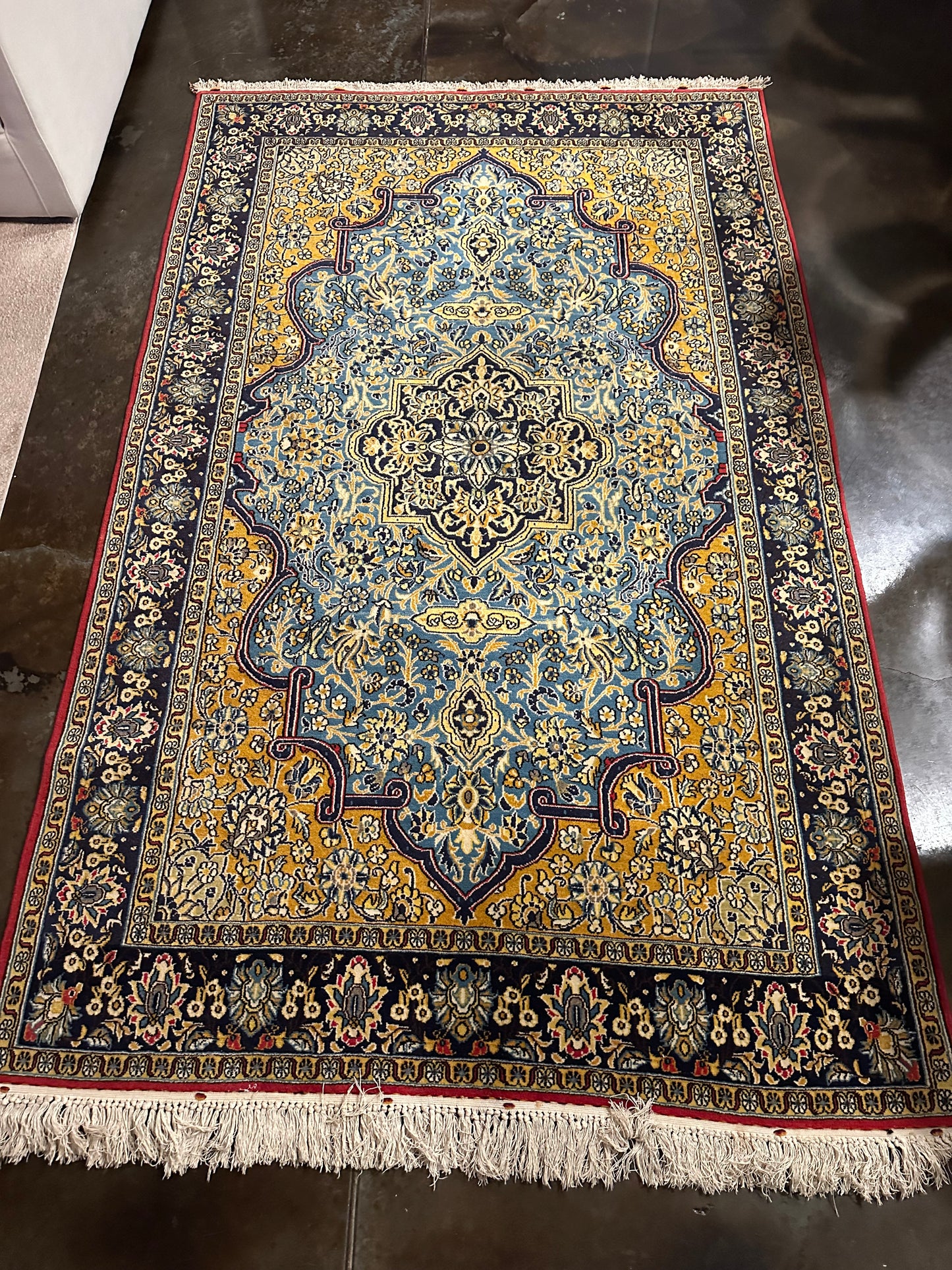 Persian Ghom Rug No. 210 – Hand-Knotted Wool Medallion Design Traditional Oriental Area Rug 7.1 x 4.6 ft