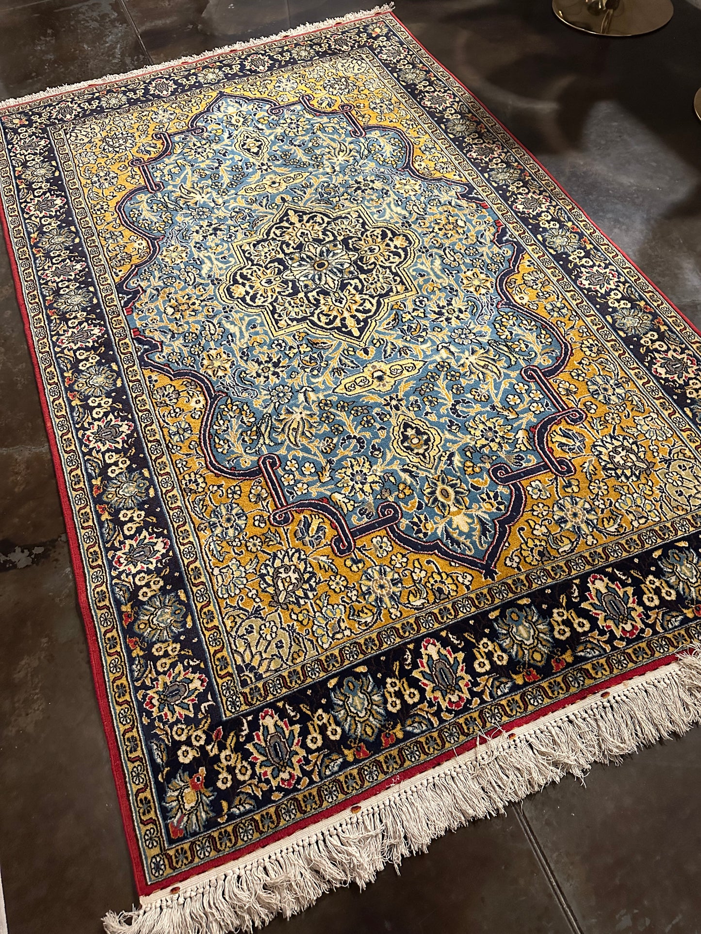 Persian Ghom Rug No. 210 – Hand-Knotted Wool Medallion Design Traditional Oriental Area Rug 7.1 x 4.6 ft