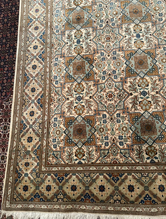 Persian Kashan Wool Rug No. 165 – Hand-Knotted Beige Traditional Oriental Area Rug 7.0 x 4.5 ft