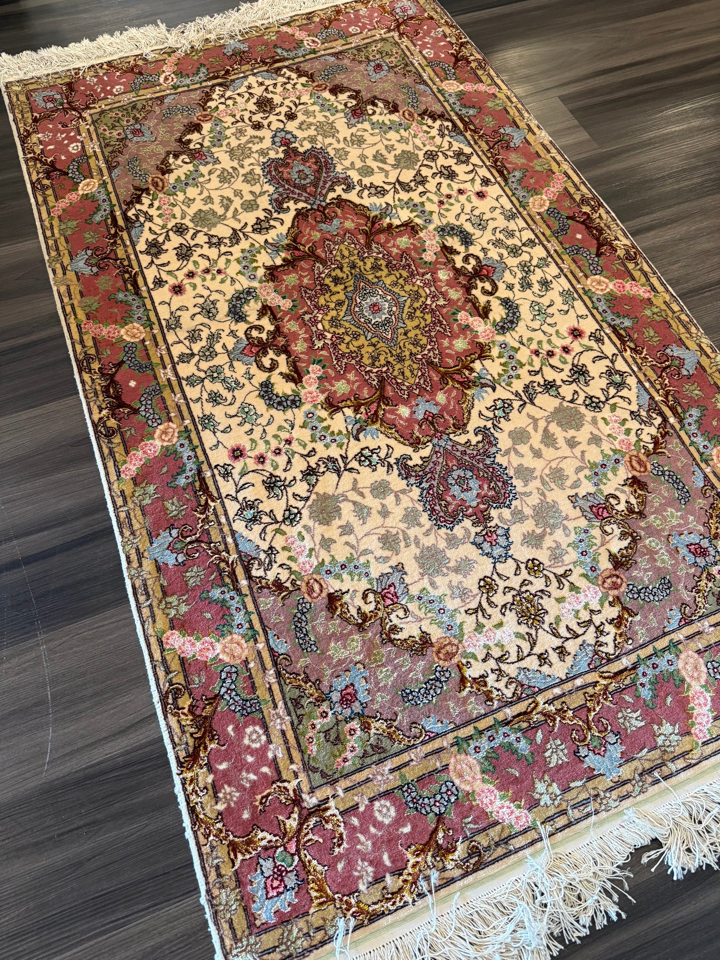 Persian Tabriz Wool & Silk Hand-Knotted Medallion Rug – Luxury Oriental Area Rug 3.3 x 5.5 ft