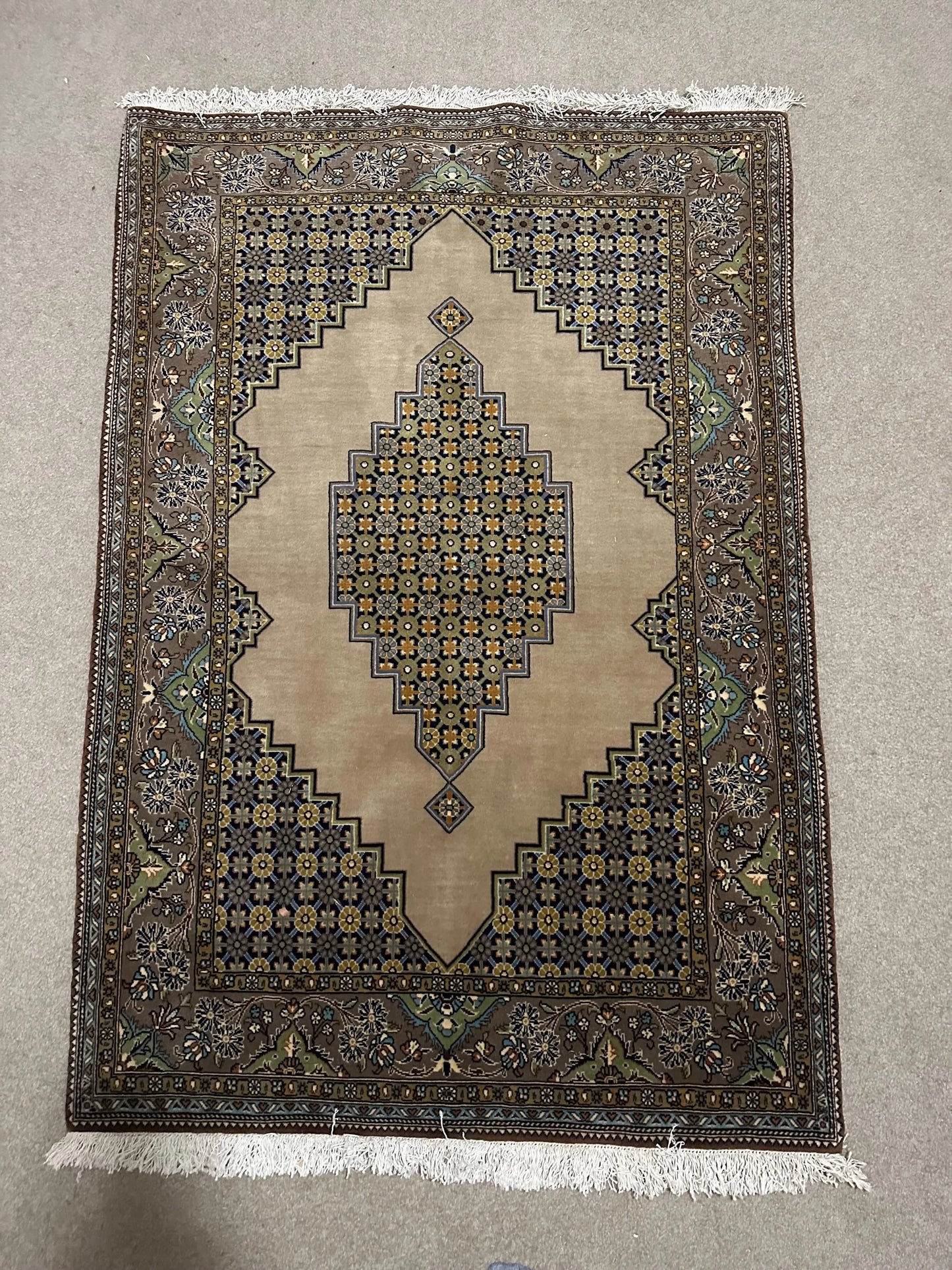Persian Ghom Rug – Hand-Knotted 100% Wool Oriental Area Rug with Leather Binding 3.5 x 5.11 ft